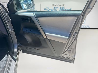 2015 Toyota RAV4 - Photo 32