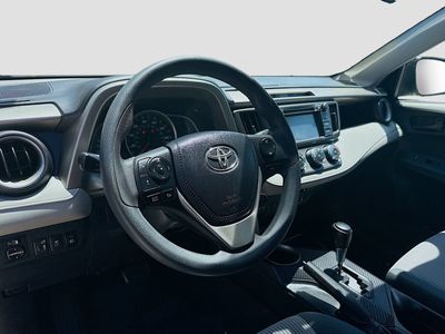 2015 Toyota RAV4 - Photo 9