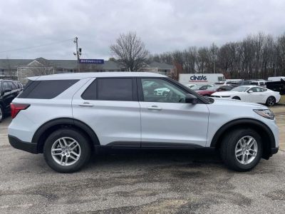 2026 Ford Explorer - Photo 2