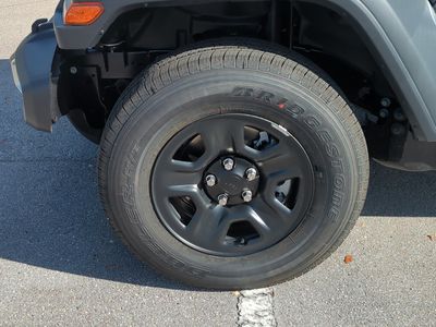 2026 Jeep Gladiator — photo 11 view