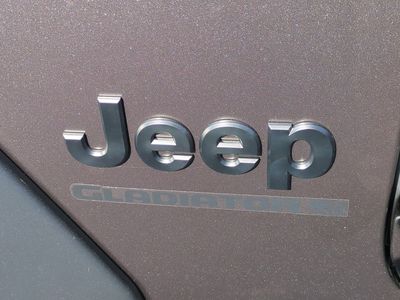 2026 Jeep Gladiator — photo 14 view