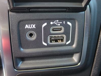 2026 Jeep Gladiator — photo 24 view