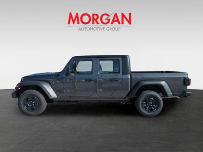 2026 Jeep Gladiator — photo 8 view