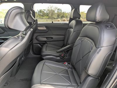 2027 Kia Telluride Hybrid - Photo 17