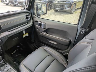 2026 Jeep Wrangler - Photo 17