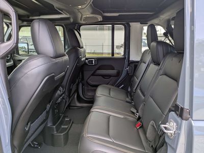 2026 Jeep Wrangler - Photo 13