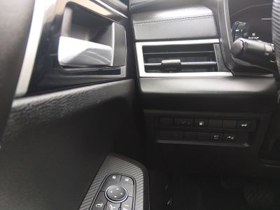 2024 Mitsubishi Outlander Plug-In Hybrid — photo 22 view