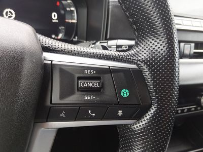 2024 Mitsubishi Outlander Plug-In Hybrid — photo 12 view