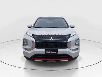 2024 Mitsubishi Outlander Plug-In Hybrid — side profile view