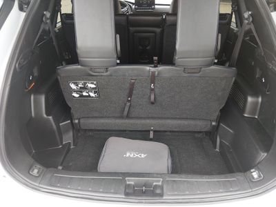 2024 Mitsubishi Outlander Plug-In Hybrid — photo 11 view
