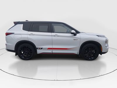 2024 Mitsubishi Outlander Plug-In Hybrid — photo 8 view