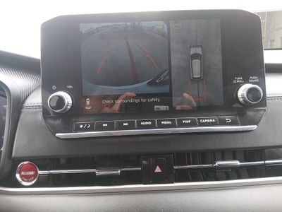 2024 Mitsubishi Outlander Plug-In Hybrid — photo 16 view