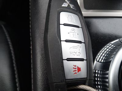 2024 Mitsubishi Outlander Plug-In Hybrid — photo 15 view