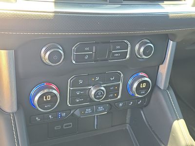 2023 GMC Yukon - Photo 27