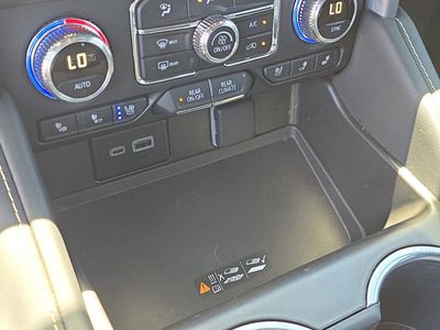 2023 GMC Yukon - Photo 28