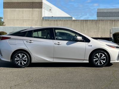 2017 Toyota Prius Prime - Photo 6