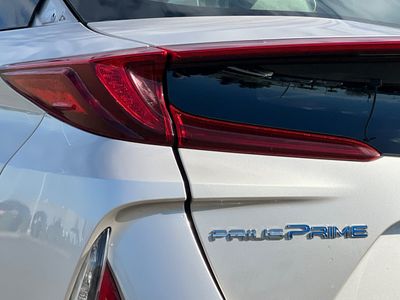 2017 Toyota Prius Prime - Photo 32