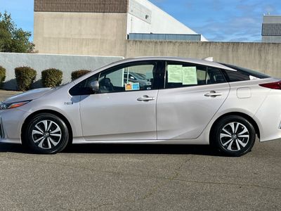 2017 Toyota Prius Prime - Photo 9