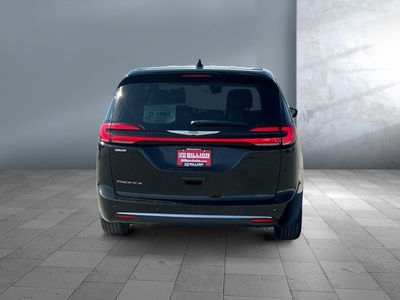 2024 Chrysler Pacifica — detail view
