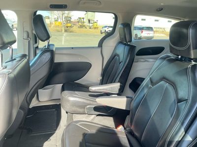 2024 Chrysler Pacifica — photo 16 view