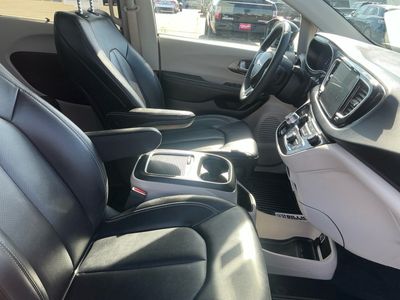 2024 Chrysler Pacifica — photo 20 view