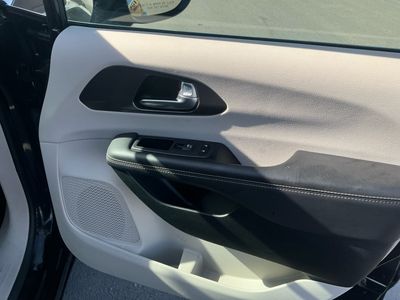 2024 Chrysler Pacifica — photo 21 view