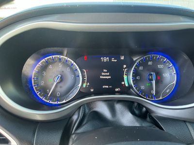2024 Chrysler Pacifica — photo 10 view