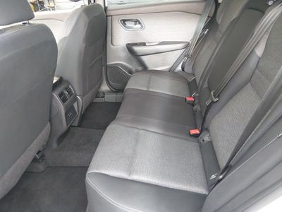 2023 Nissan Rogue — photo 18 view