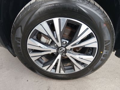 2023 Nissan Rogue — photo 10 view