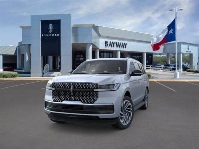 2026 Lincoln Navigator — side profile view