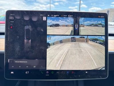 2024 Tesla Model Y - Photo 13