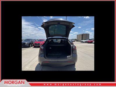 2024 Tesla Model Y - Photo 2