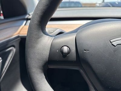 2024 Tesla Model Y - Photo 11