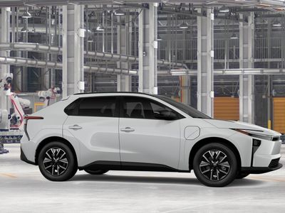 2026 Toyota bZ - Photo 13