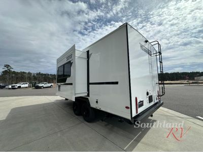 2026 Winnebago Thrive - Photo 6
