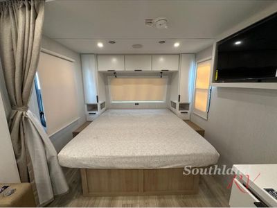 2026 Winnebago Thrive - Photo 12