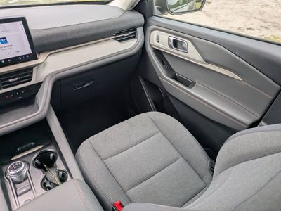 2025 Ford Explorer - Photo 21