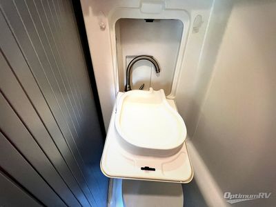 2018 Winnebago Paseo - Photo 18