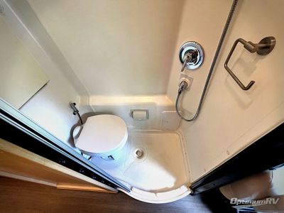 2018 Winnebago Paseo - Photo 17