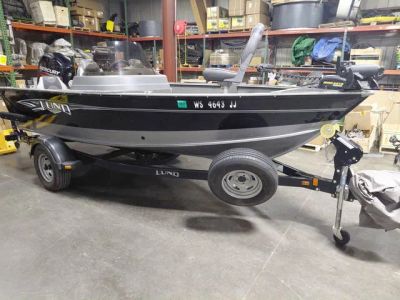 2014 Lund Impact 1675 Impact — front three-quarter view