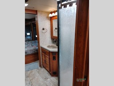 2005 Coachmen RV Sportscoach SRS - Photo 37