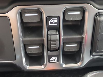 2026 Jeep Wrangler — photo 25 view