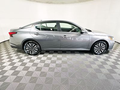 2024 Nissan Altima - Photo 2