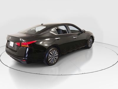 2025 Nissan Altima — photo 7 view