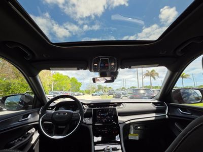 2026 Jeep Grand Cherokee - Photo 10