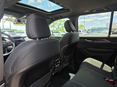 2026 Jeep Grand Cherokee - Photo 9
