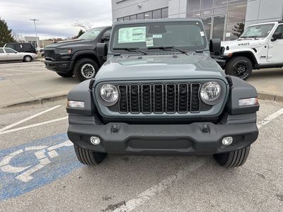 2026 Jeep Wrangler — photo 7 view