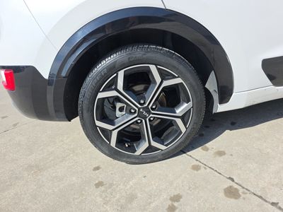 2023 Kia Niro — photo 16 view
