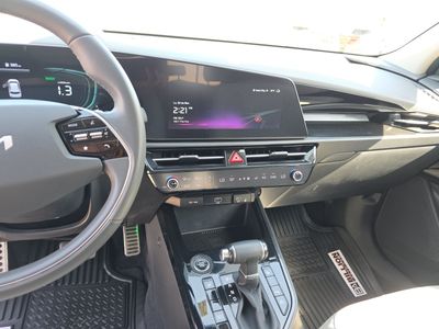 2023 Kia Niro — photo 13 view
