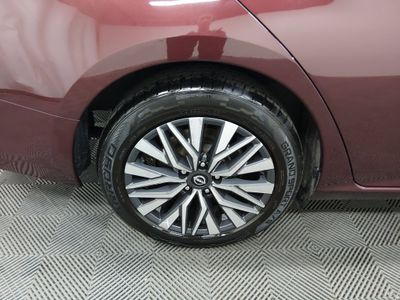 2024 Nissan Altima — photo 10 view